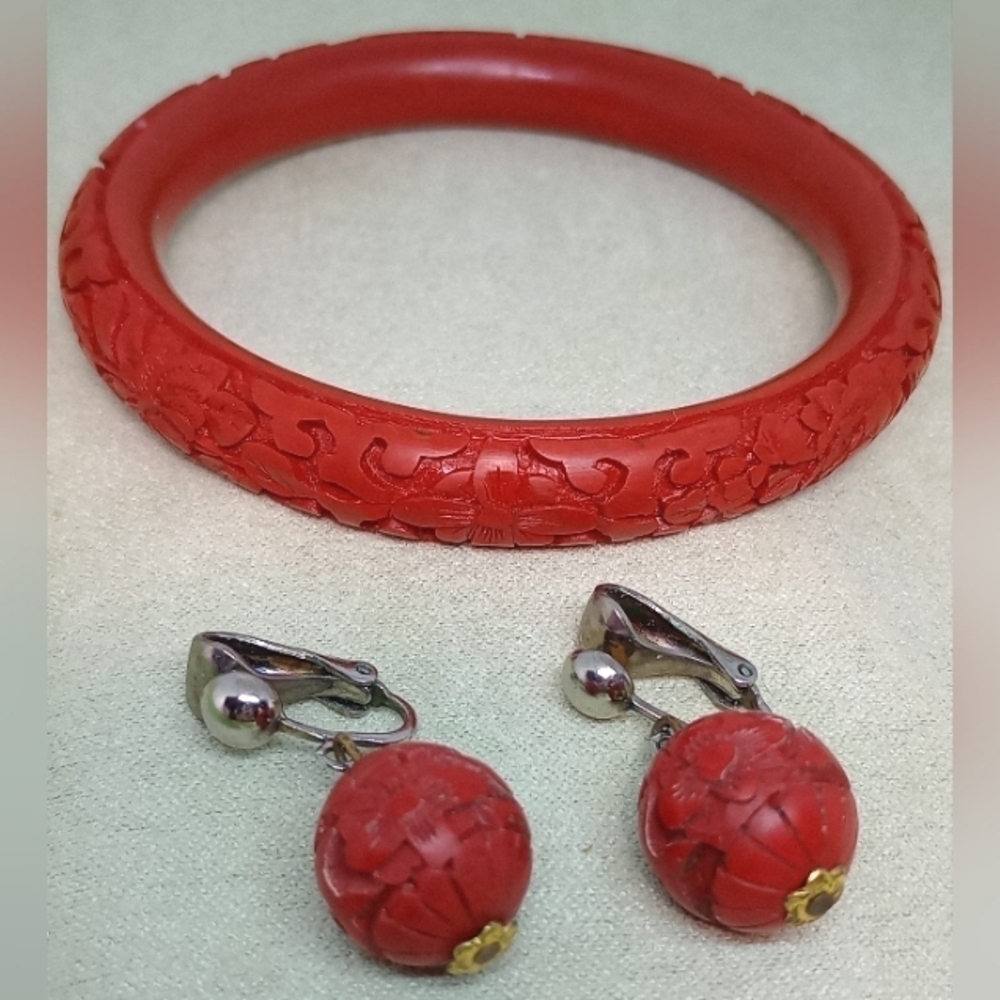 * vintage Peking Jewelry cinnabar bracelet & clip on earrings set with COA